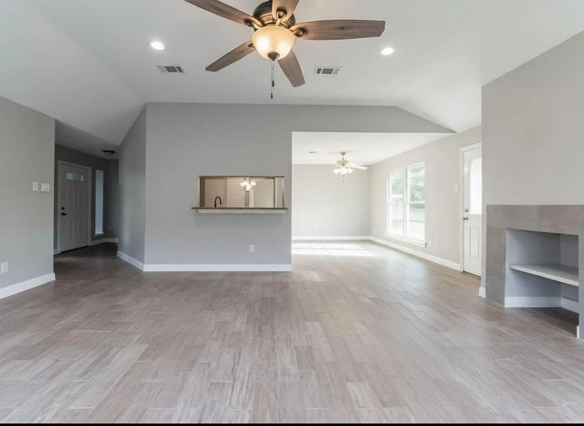 3 bed, 2.0 bath, 1549 sqft, $2,075 — Photo 4