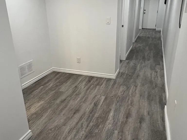 1389 Lansdowne Ave — Photo 9