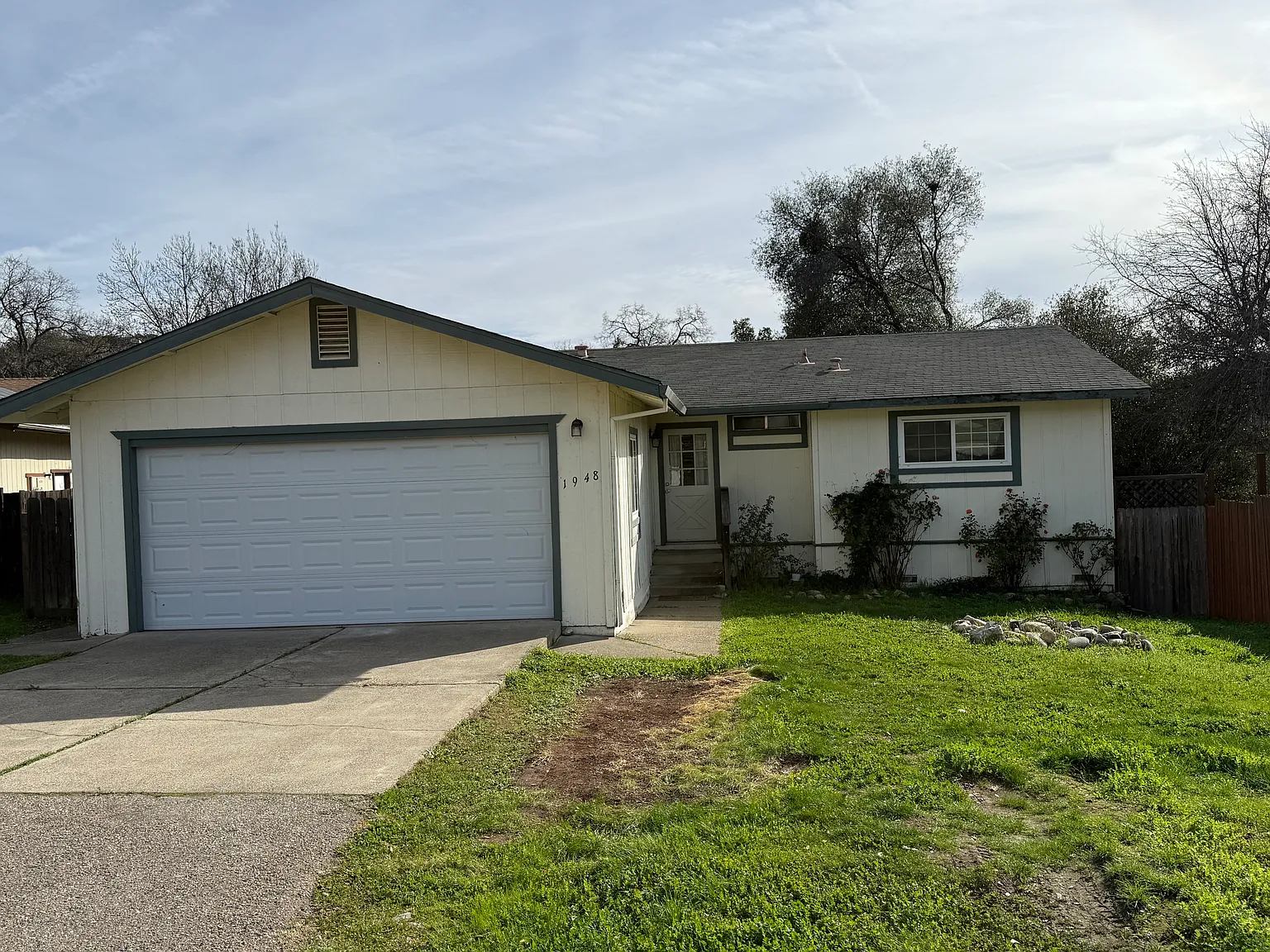 3 bed, 1112 sqft, $1,950 — Photo 1