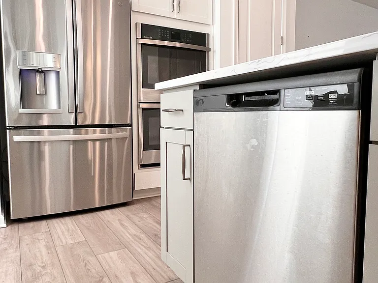 310 Andrew Ct — Photo 13