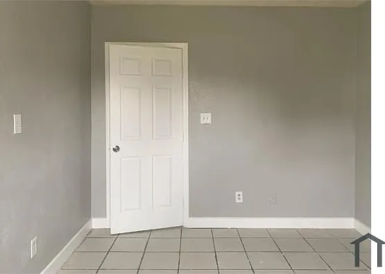 2 bed, 1050 sqft, $1,050 — Photo 3