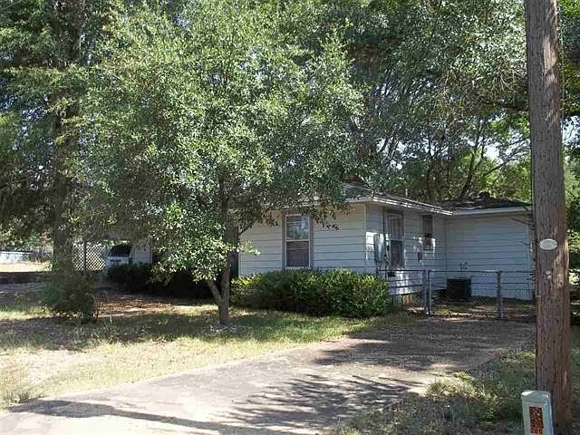 2nd image of 303 1st St