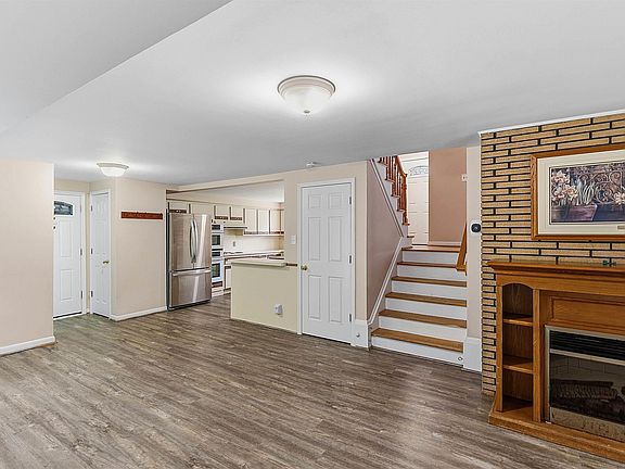 5th image of 28239 Brandywine Rd