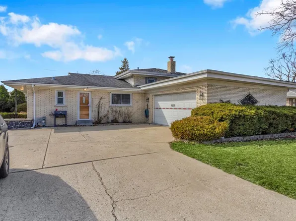 4530 Butterfield Rd, Hillside, IL 60162