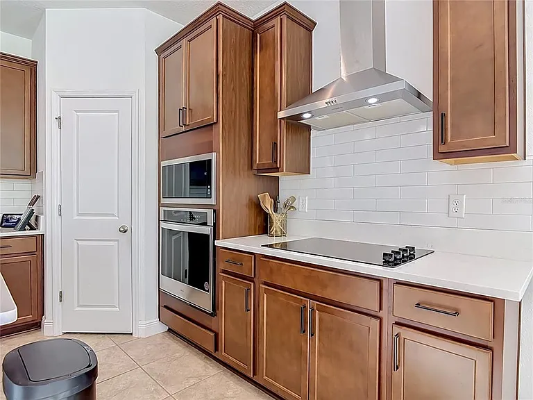 792 Hyperion Dr — Photo 12