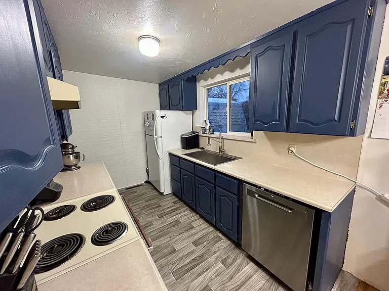 328 Melrose Dr — Photo 19