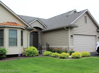 931 Lily Pond Dr, Brighton, MI 48116