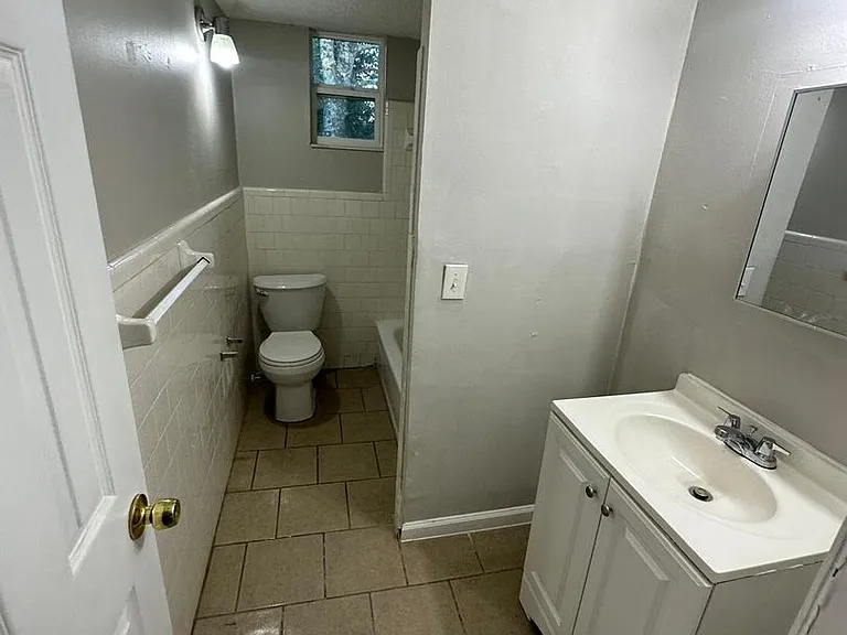 2851 Sophia St — Photo 42