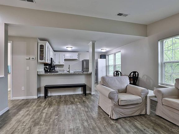 5th image of 27 Southhall Pl