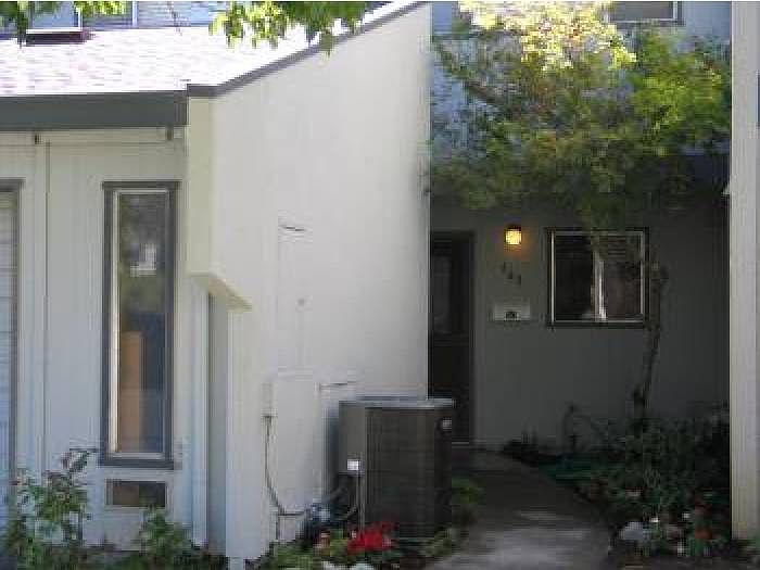 2nd image of 649 Knollwood Dr