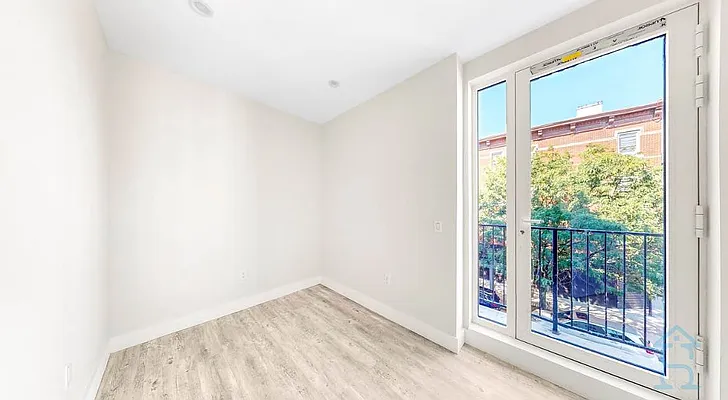 Rented by Skyhigh Realty NYC LLC | media 7