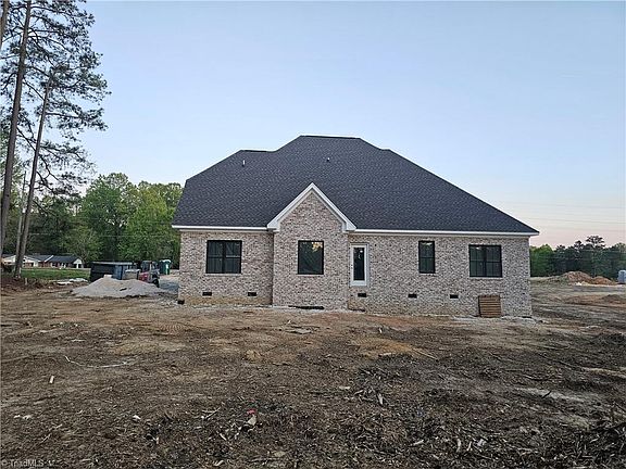 3rd image of 6815 Ridge Rd