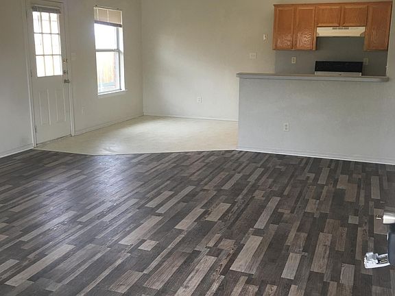 3rd image of 3308 Toledo Dr