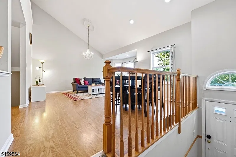 2 bed, 3.0 bath, 2309 sqft, $4,200 — Photo 4