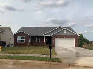 675 Landolakes Cir, Belleville, IL 62220