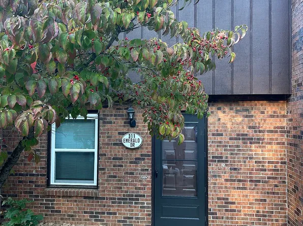 311 Emerald Dr, Bristol, VA 24201