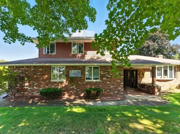 51 New Crest St, Ludlow, MA 01056