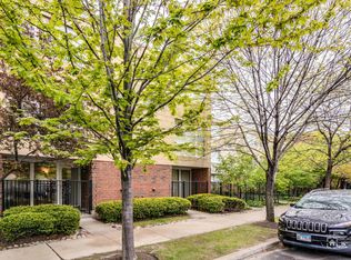 112 E 32nd St, Chicago, IL 60616