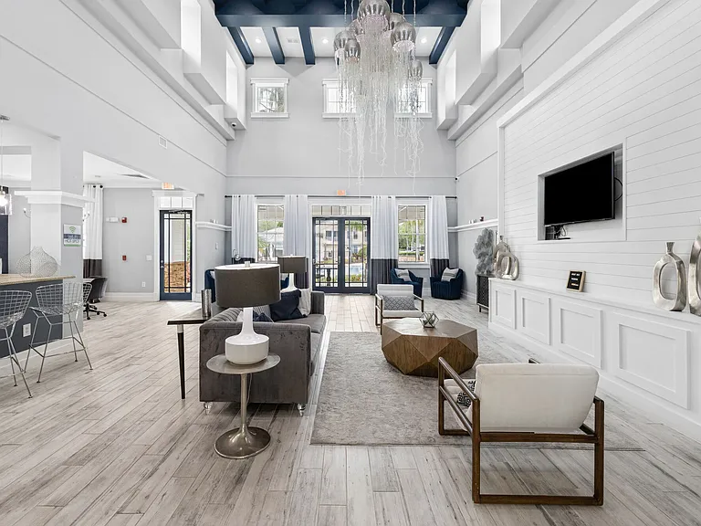 Luxe at 1820 — Photo 18