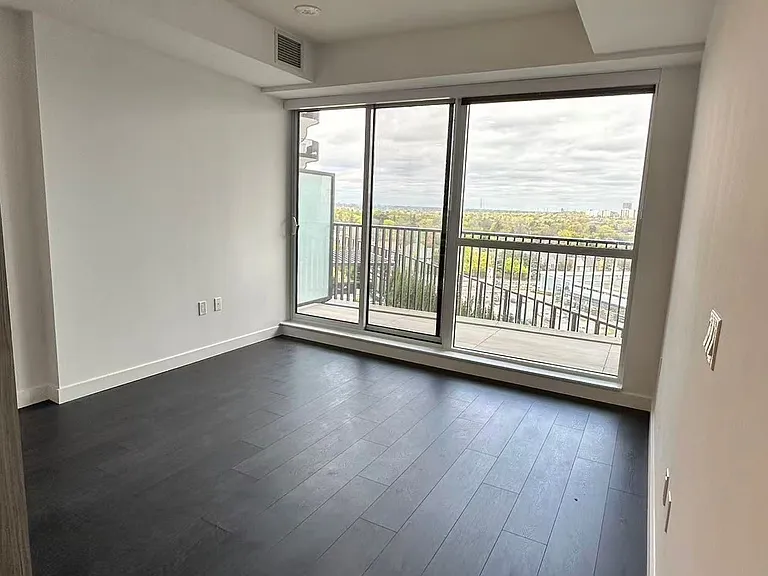18 Esther Shiner Blvd #906 — Photo 3