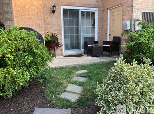 927 S Rolfe St #A, Arlington, VA 22204