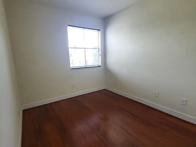 14103 SW 49th St — Photo 10