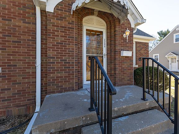 2nd image of 2200 10th St