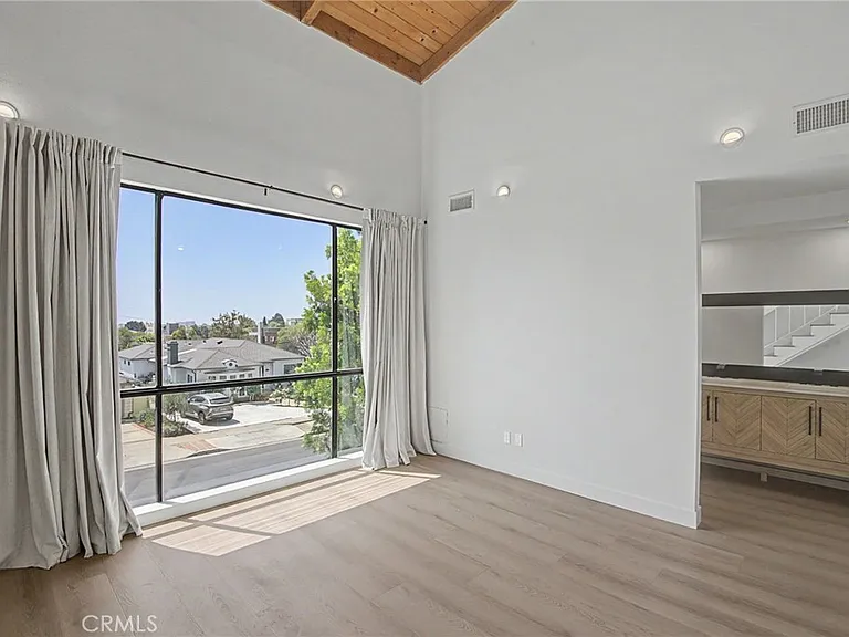 10793 Ashton Ave #14 — Photo 14
