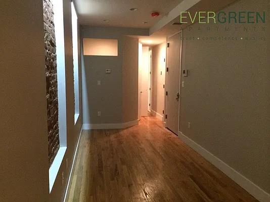 Rented by Evergreen Apartments BK | media 14