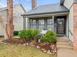 10142 W 86th St, Overland Park, KS 66212