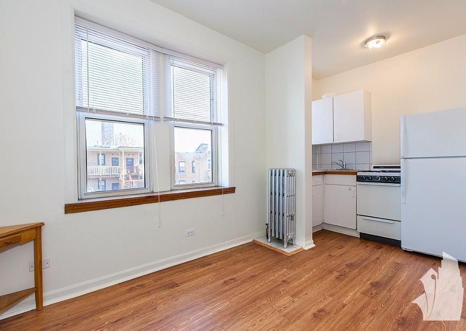 1st image of 4031 N Kenmore Ave APT 104L