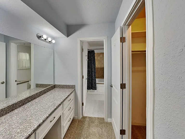 3704 Astoria Dr — Photo 13