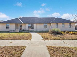 7504 NW Wycliffe Ln, Lawton, OK 73505