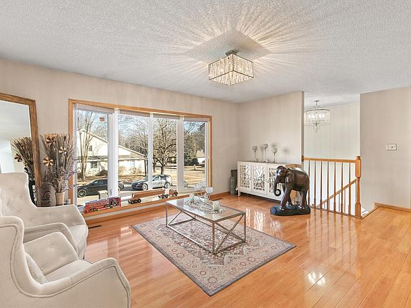 3rd image of 10822 Walnut Ridge Dr