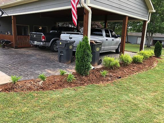 added carport - 2 truc plus