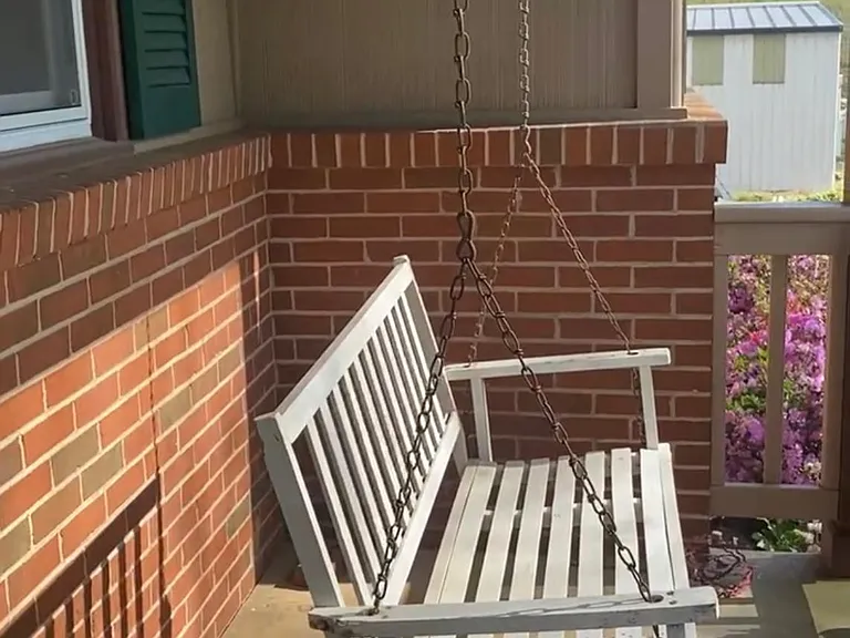 Front porch swing