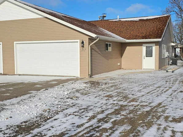 212 4th Ave S, Raymond, MN 56282
