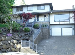 6735 SW Raleighview Ct, Portland, OR 97225