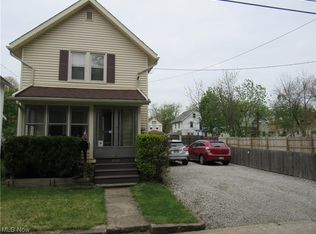 800 Clay Dr, Akron, OH