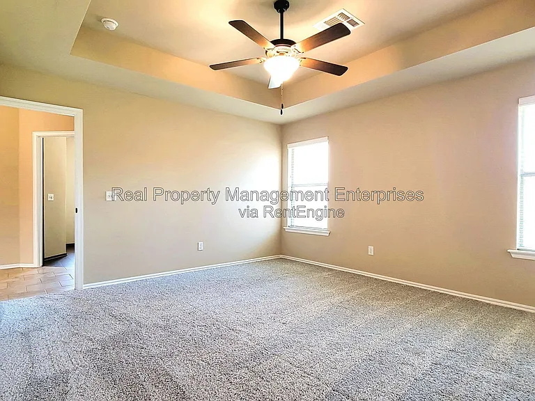 4500 Oasis Ct — Photo 12