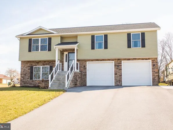 10193 Cardinal Dr, Orrstown, PA 17244