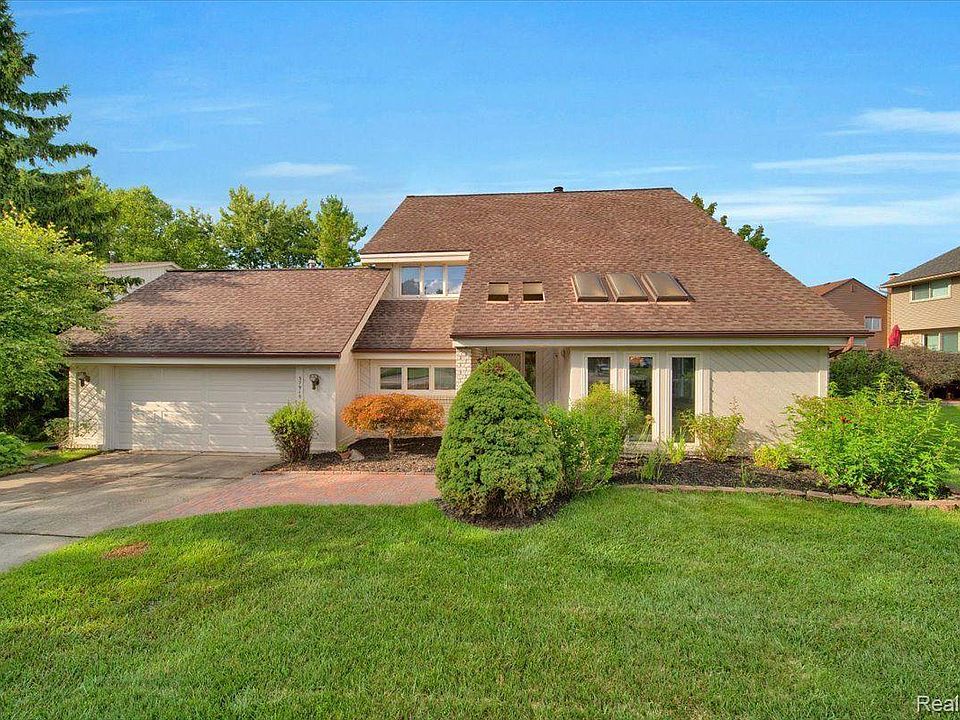 1st image of 37910 Lancaster Dr