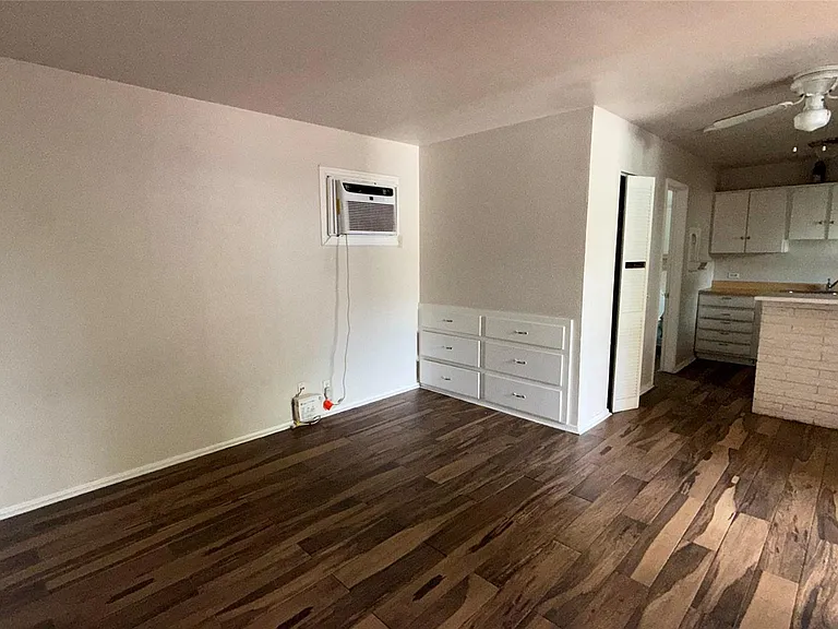 811 Colquitt St #9 — Photo 2