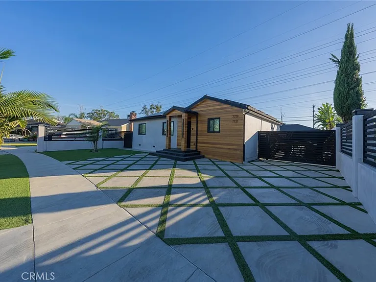 7719 Rhodes Ave — Photo 3