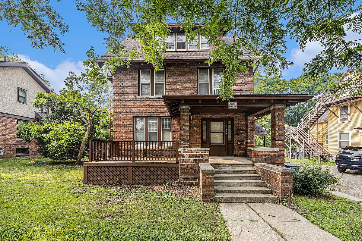 Building Photo - 1014 Vaughn St #2