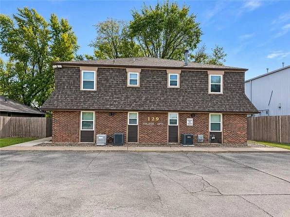 129 E College St, Independence, MO 64050