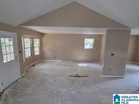 5th image of 3031 Lone Oak Rd