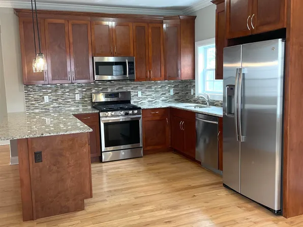 734 County Avenue image 2 of 19