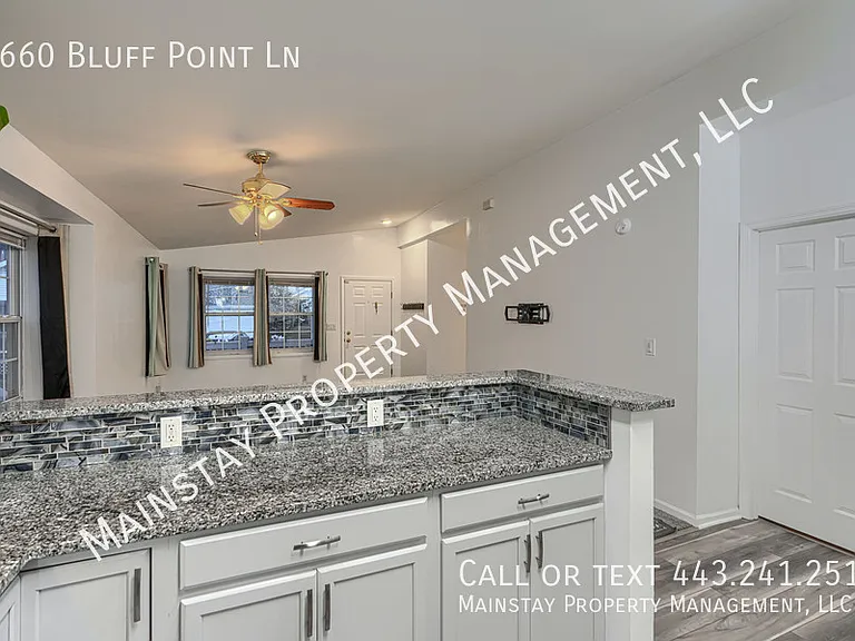 7660 Bluff Point Ln — Photo 10