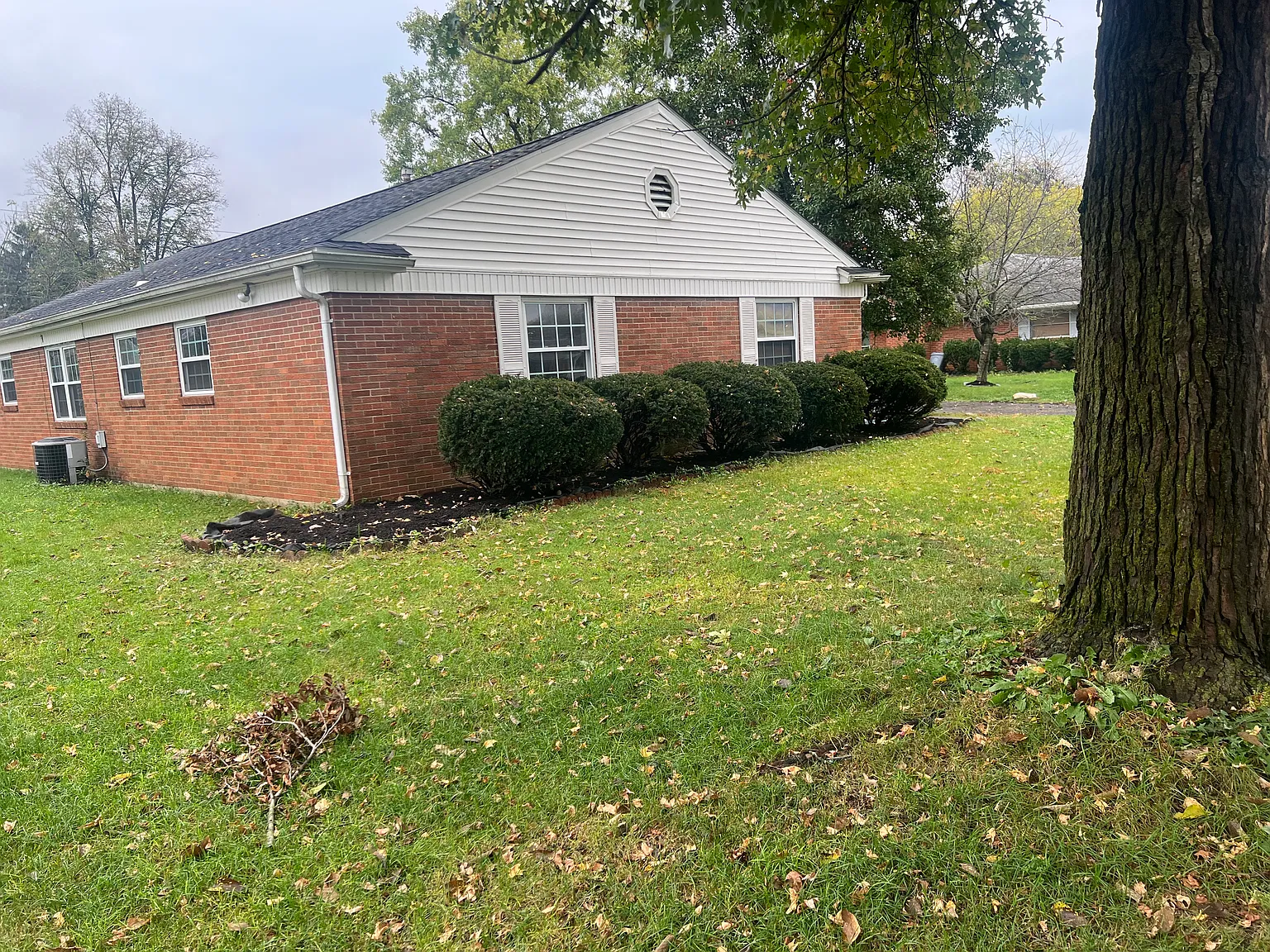 347 Bon Air Dr — Photo 3